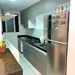 Apto ao lado do maraponga mart moda, confortável